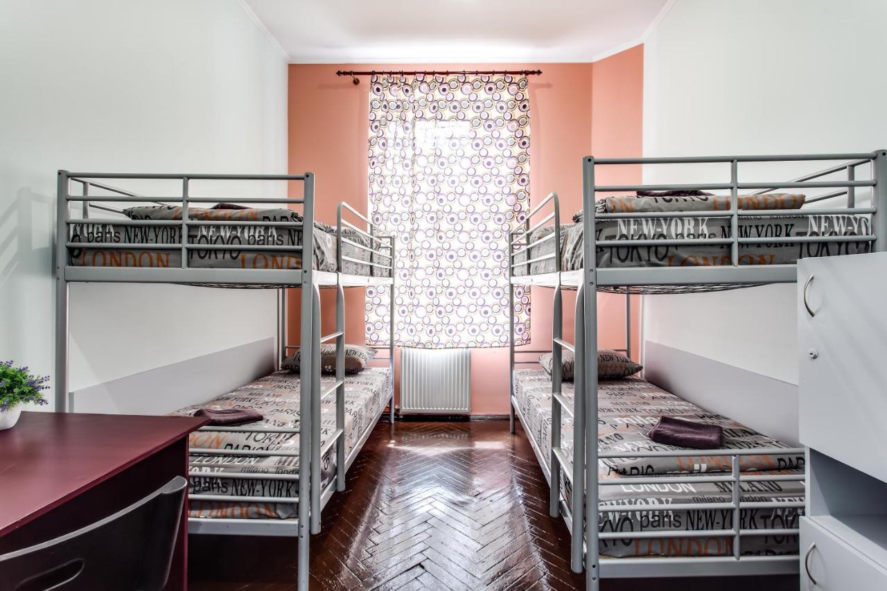 Mister Hostel ลวีฟ ภายนอก รูปภาพ