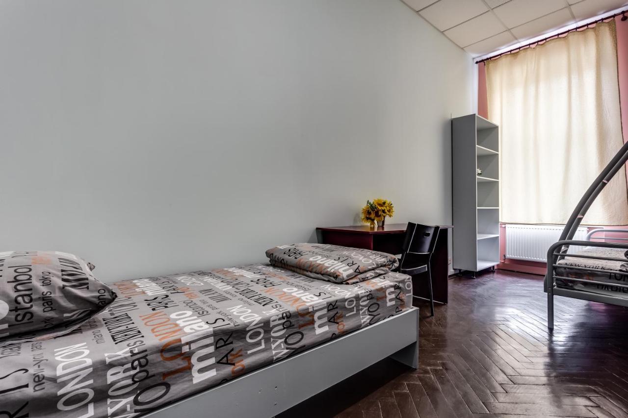 Mister Hostel ลวีฟ ภายนอก รูปภาพ